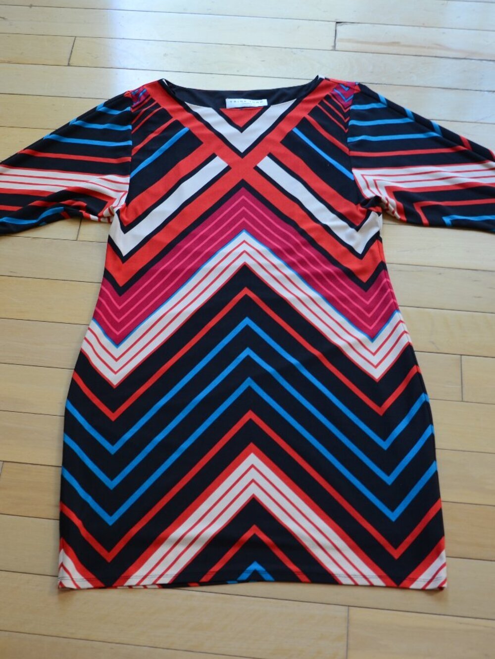 Trina Turk geometric chevron Shift dress Size 8